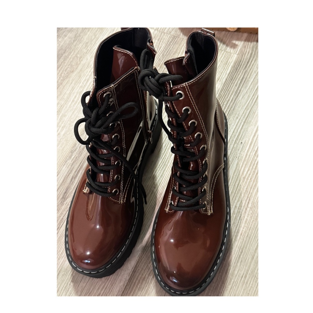 H and M lace up sports boots